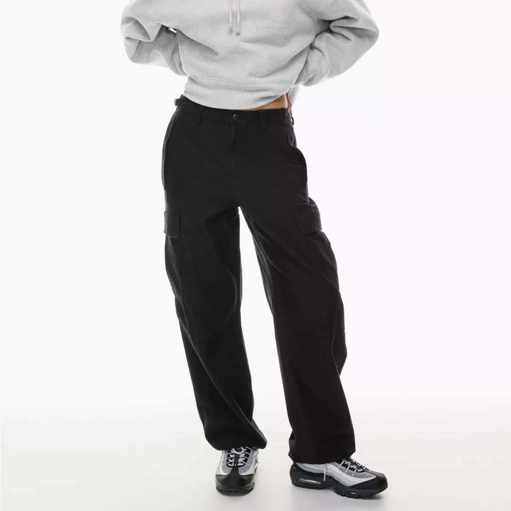 Aritzia TNA Supply Cargo Pants size 4 GD Black